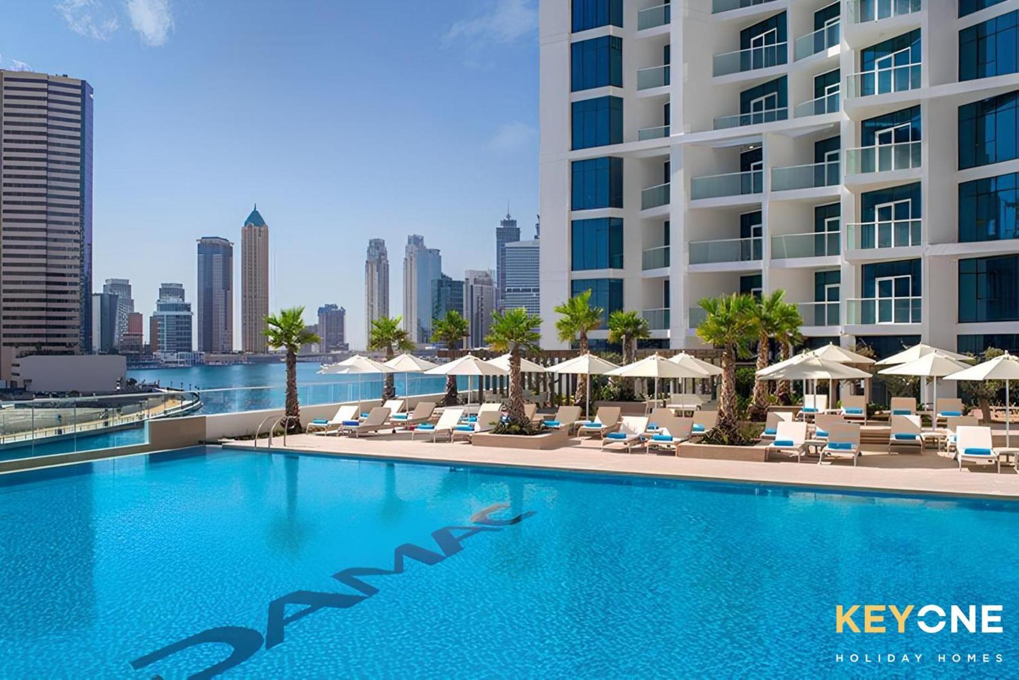 Sleek Studio In Prive With Stunning Canal View Dubai Eksteriør bilde