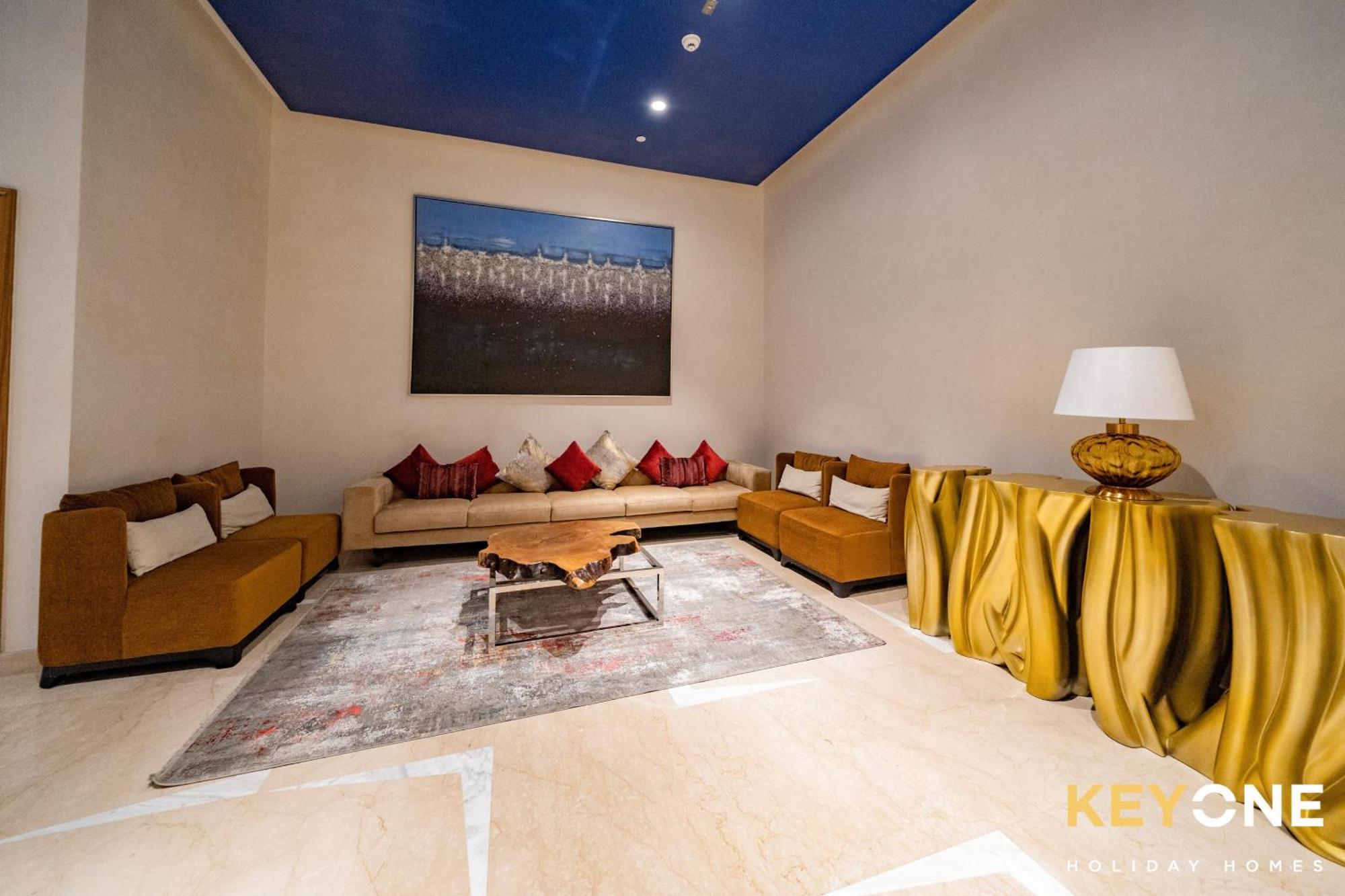 Sleek Studio In Prive With Stunning Canal View Dubai Eksteriør bilde