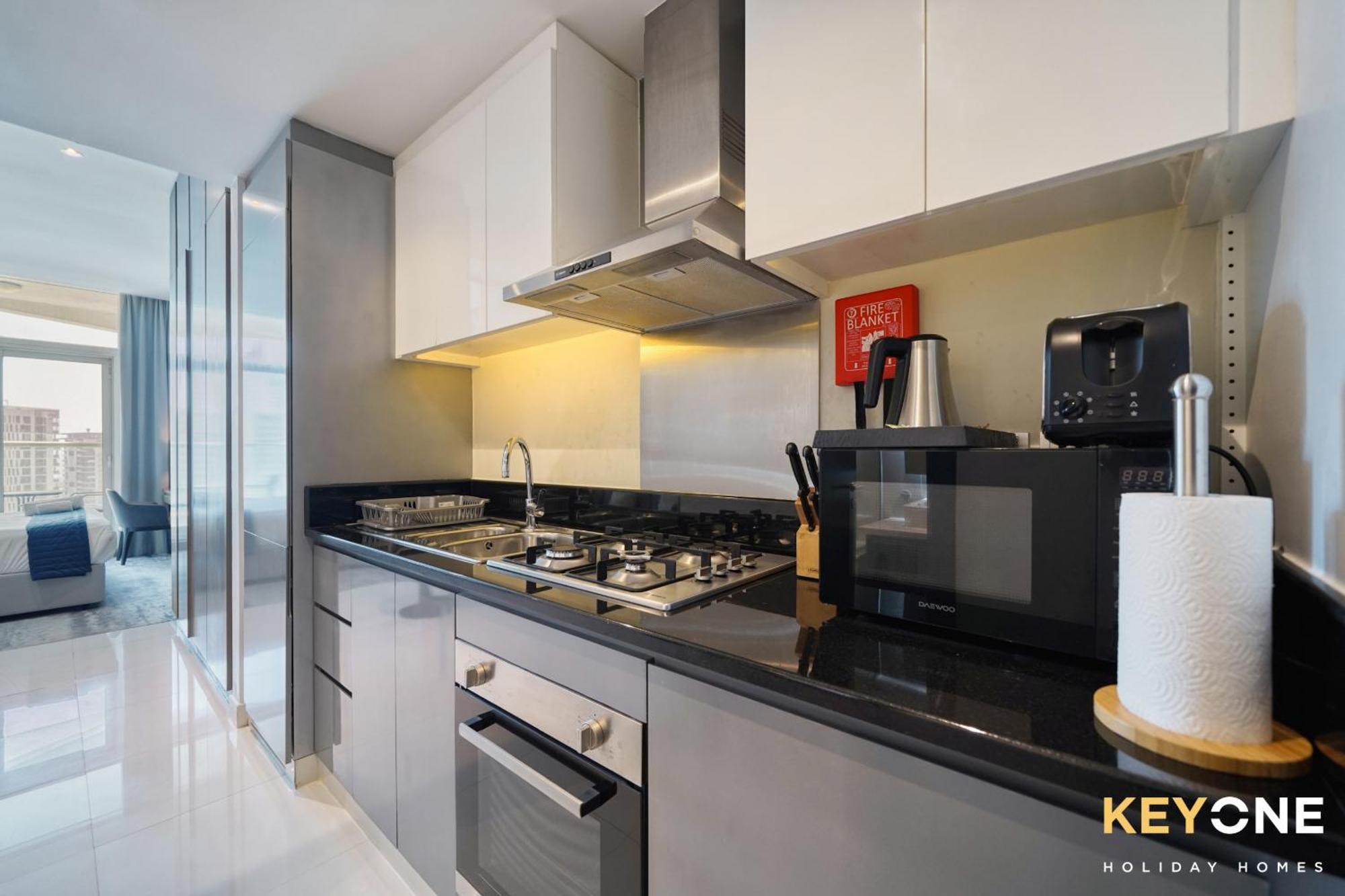 Sleek Studio In Prive With Stunning Canal View Dubai Eksteriør bilde