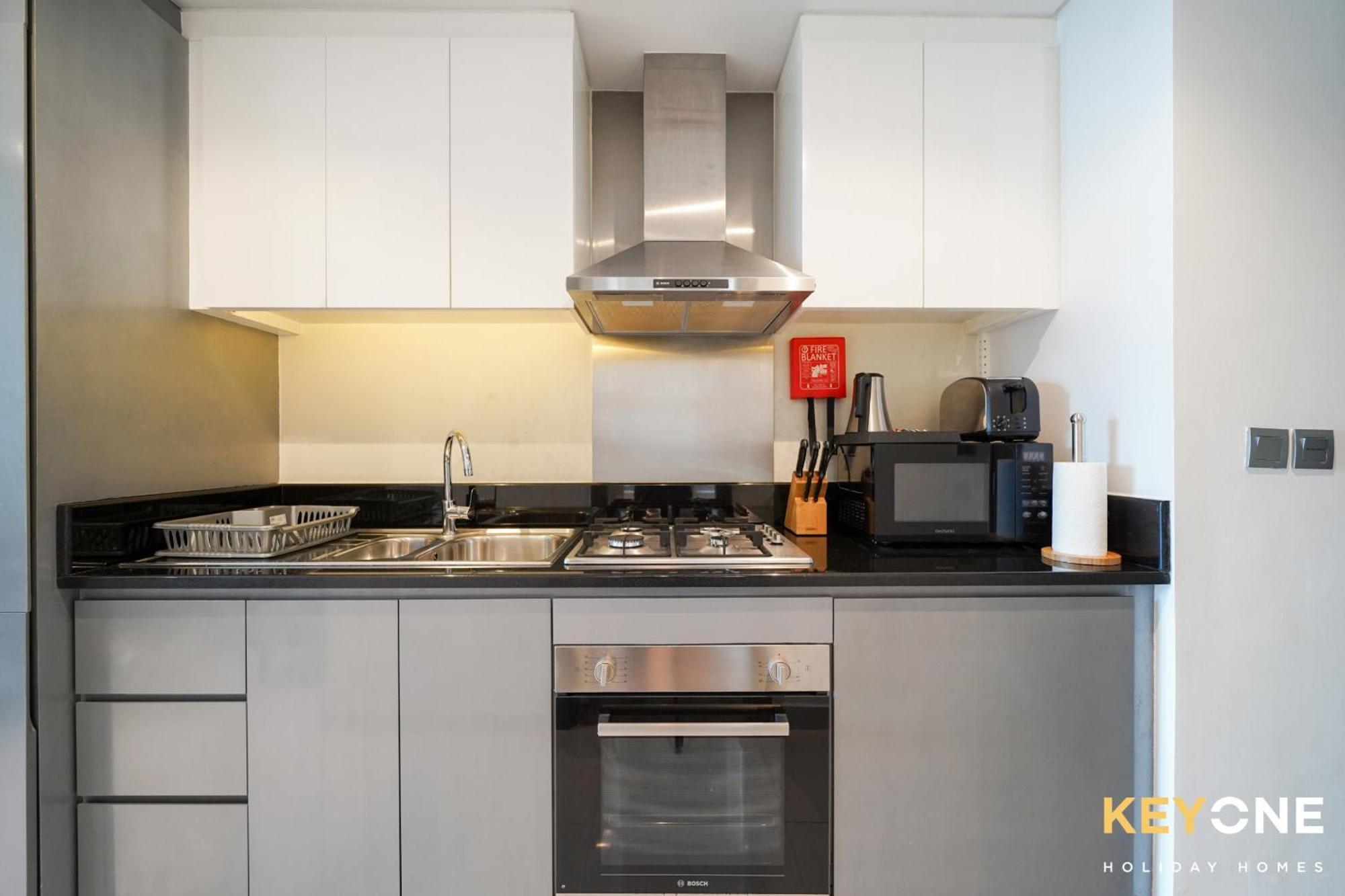 Sleek Studio In Prive With Stunning Canal View Dubai Eksteriør bilde